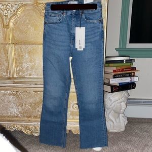 Never worn before Zara Mid-Rise Crop Jeans
